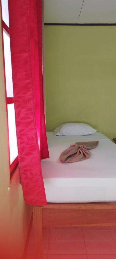 Cabinas Smith Cahuita Buitenkant foto