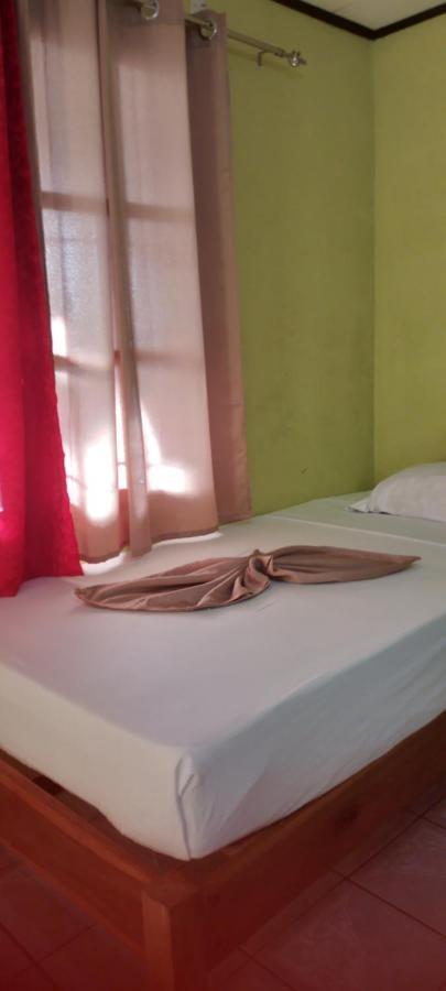 Cabinas Smith Cahuita Buitenkant foto
