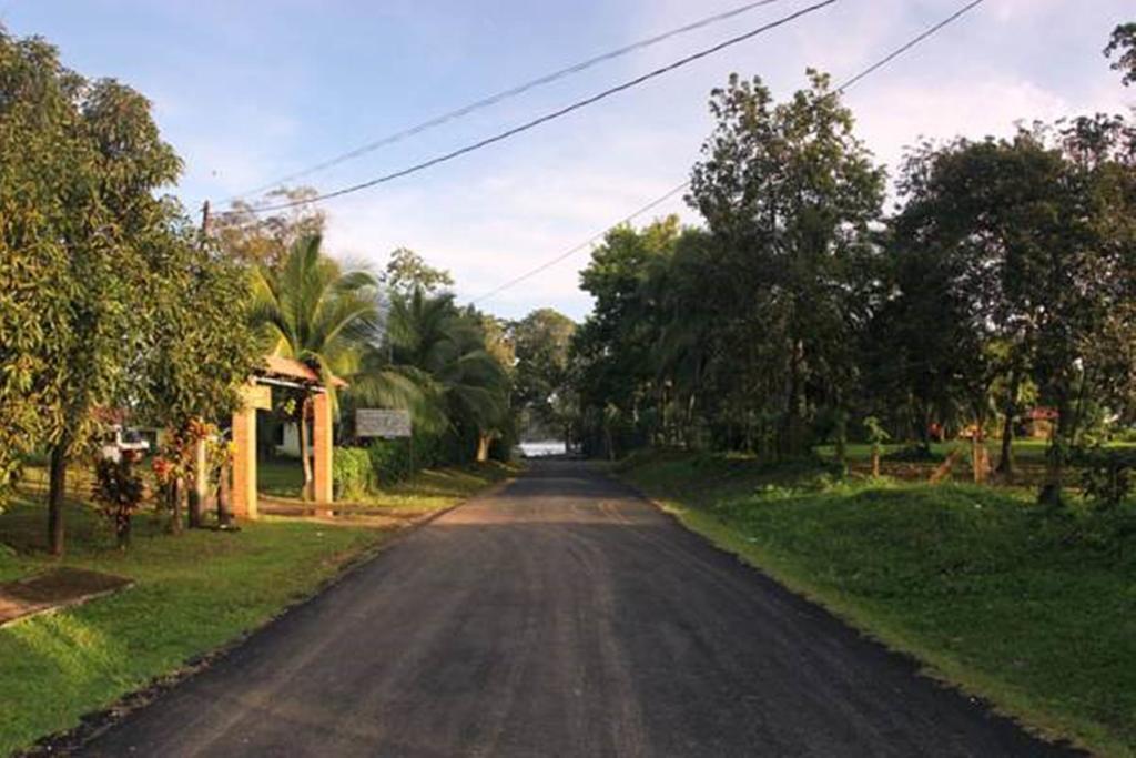 Cabinas Smith Cahuita Buitenkant foto