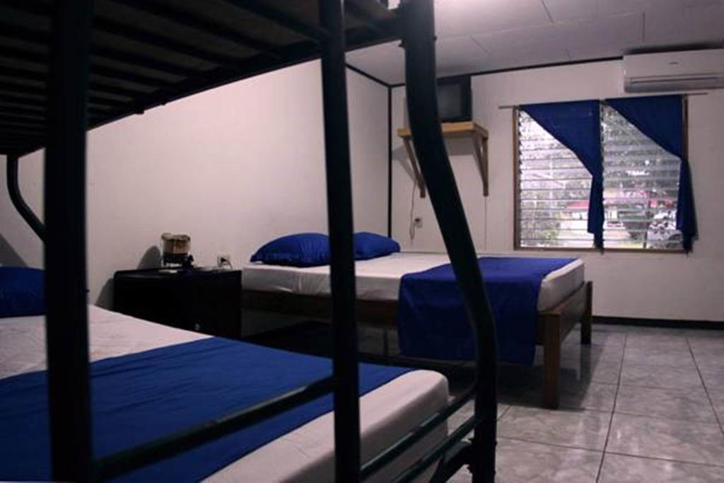 Cabinas Smith Cahuita Buitenkant foto
